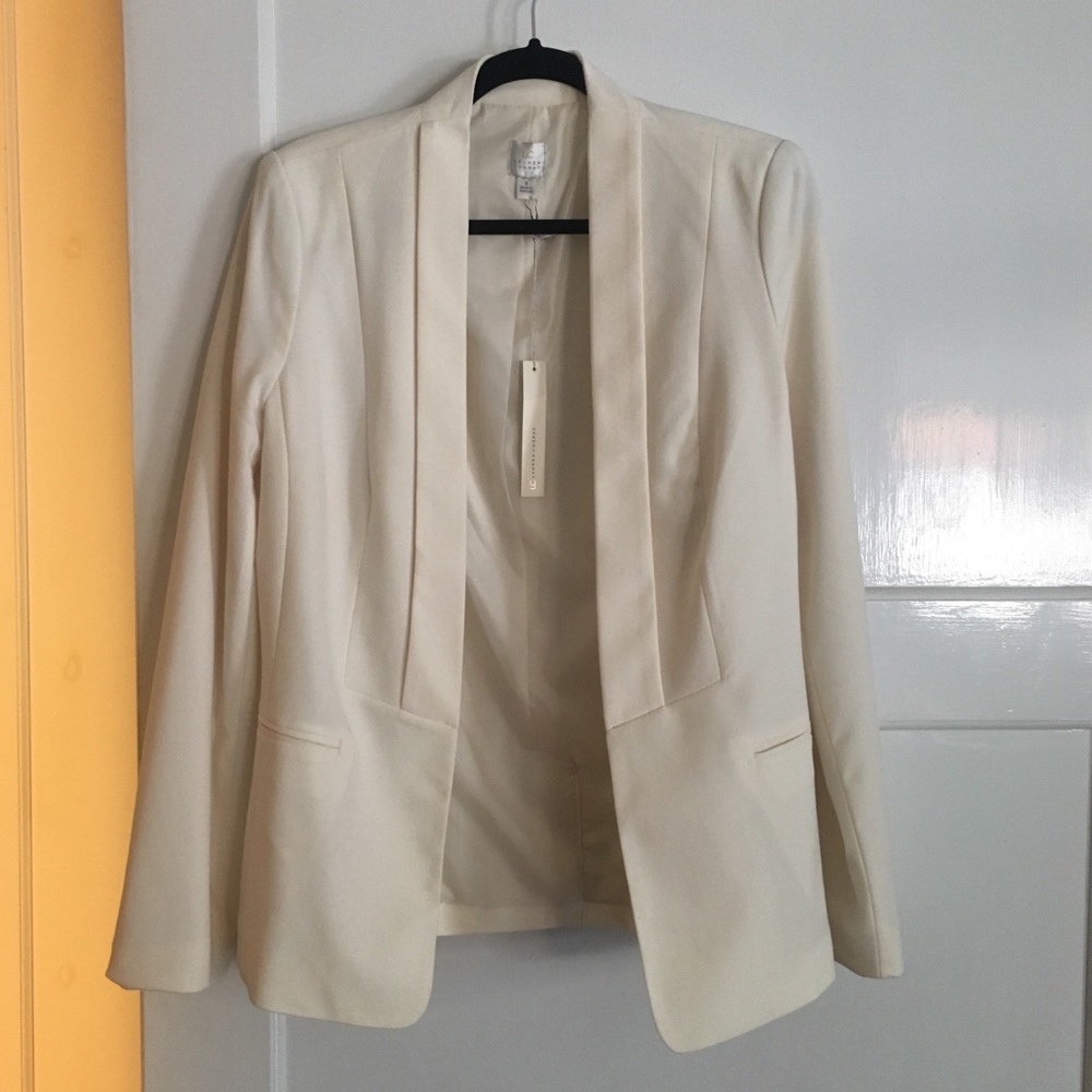 LC Lauren Conrad Long-sleeved Blazer, size 8.